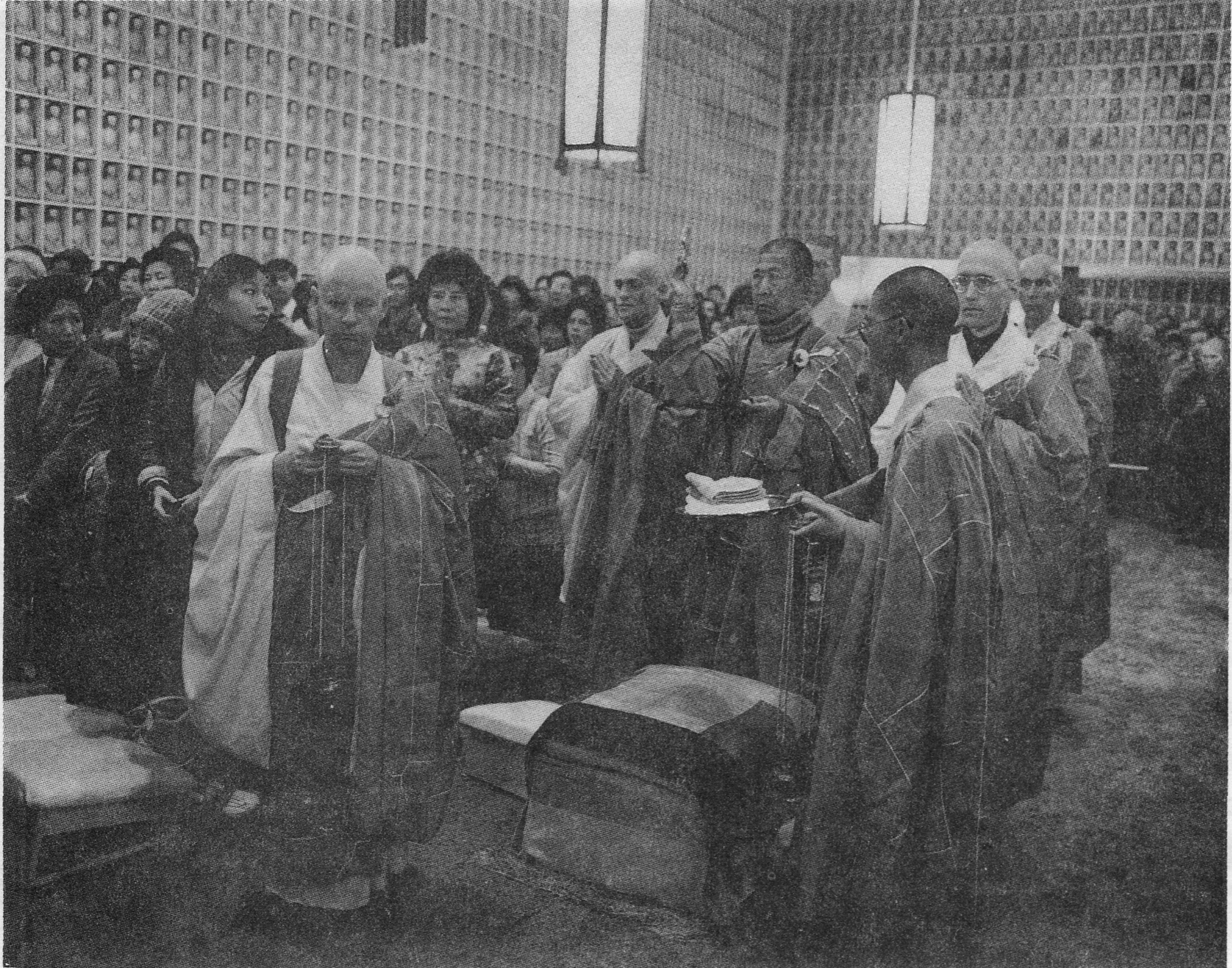 ŤƦѩM|lM2 - Ĥۤ YEIn Memory of the Venerable Master Hsuan Huan - Transformation of a Bodhisattva,
